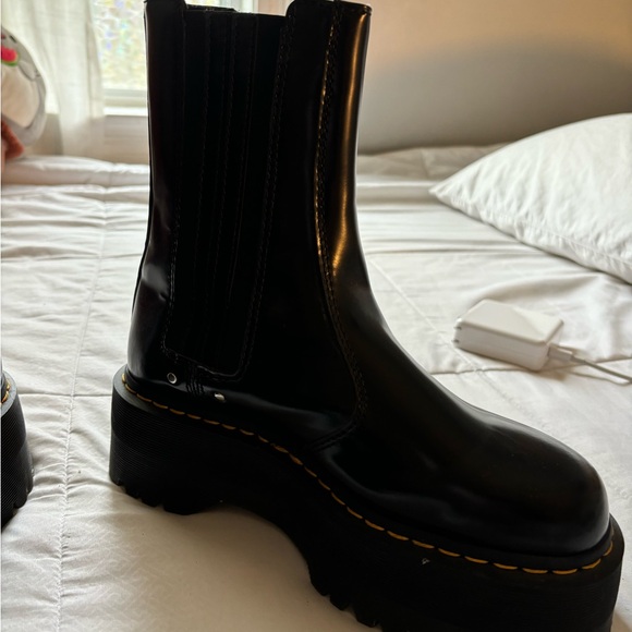 Platform Doc Marten Black boots - Picture 2 of 7